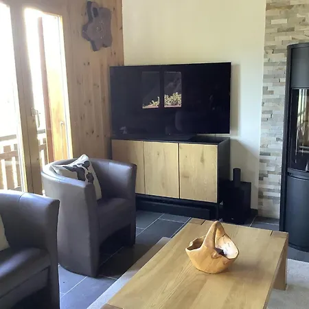 Sunny In With Garden בקתה