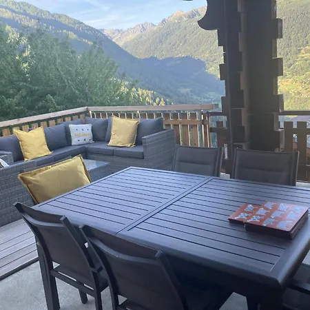 Chalet Sunny In With Garden