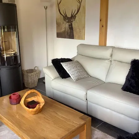 בקתה Sunny In With Garden *